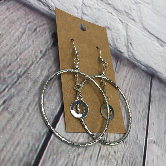 5/$25 Boho silver tone double circle encaged large hoop earrings NWOT - Picture 5 of 9